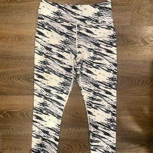 Zyia light n tight leggings